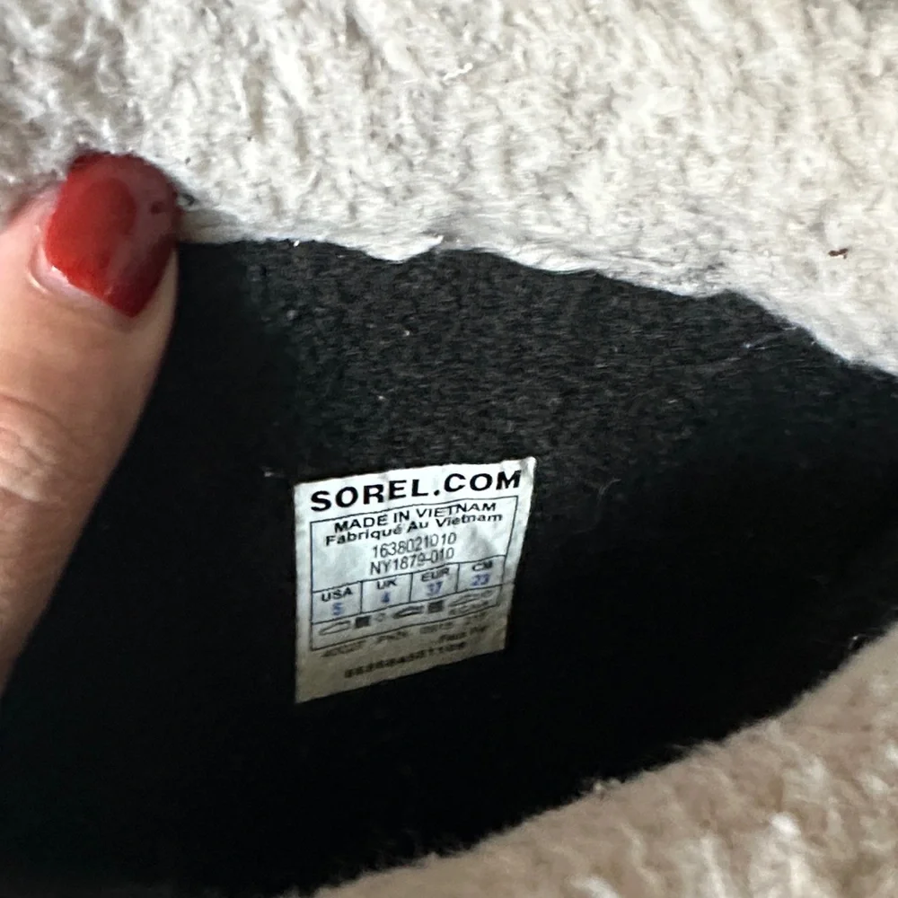 Sorrel Black and Gray Winter Boots